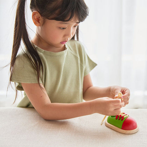 Plan Toys - Tie-Up Shoe