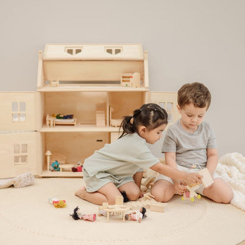 Plan Toys - Victorian Dollhouse