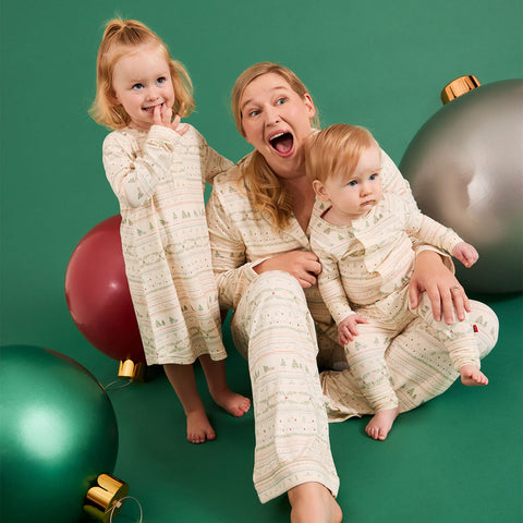 Magnetic Me - Women's Long Sleeve Pajama Set