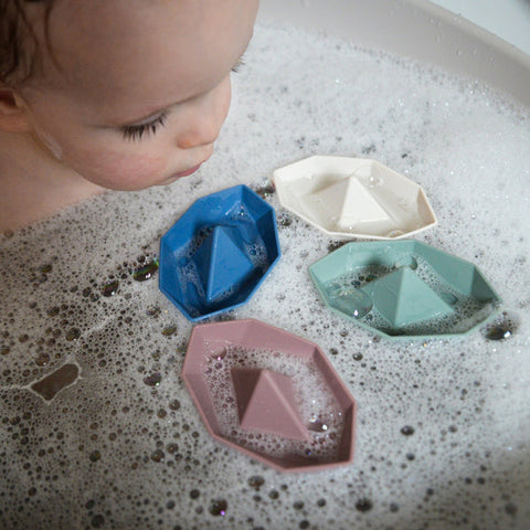 Shnuggle -  Stack and Sail Bath Boat Toys